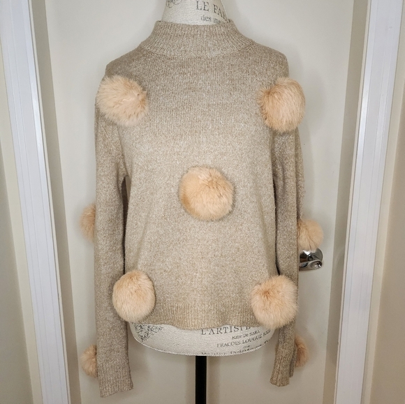 Fur pompom winter sweater - Picture 1 of 7